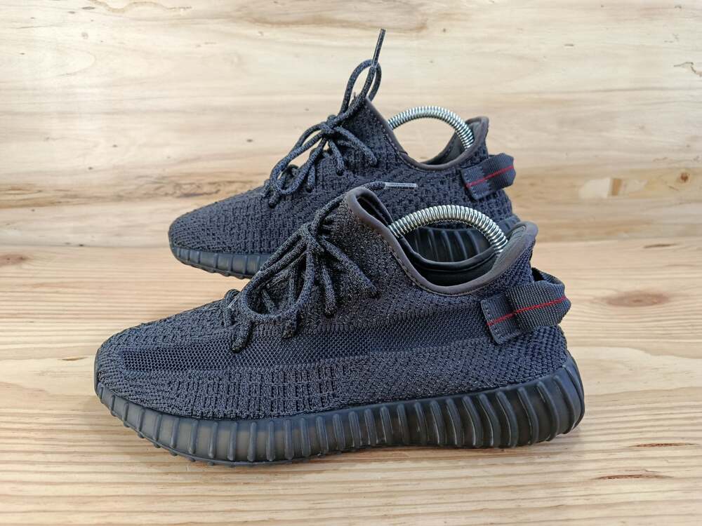 Adidas Yeezy Boost 350 V2 Black Reflective FU9007 Size 7 Men Pre-Owned Excellent